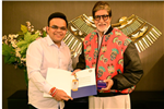 Amitabh Bachchan receives World Cup ‘golden ticket’ from BCCI