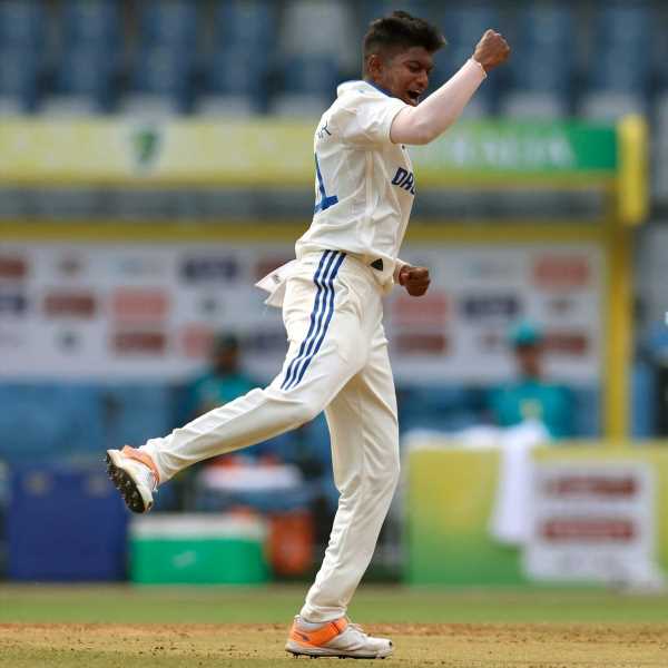 One-off Test PIX: Vastrakar gives India upperhand