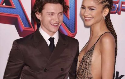 Tom Holland & Zendaya Pack On Adorable PDA During London Stroll!