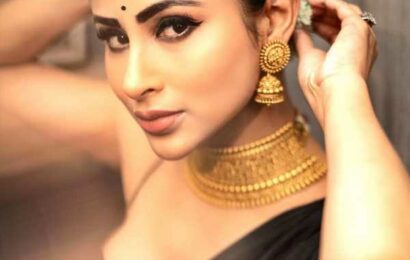 VOTE! Mouni’s Hottest Sari Look