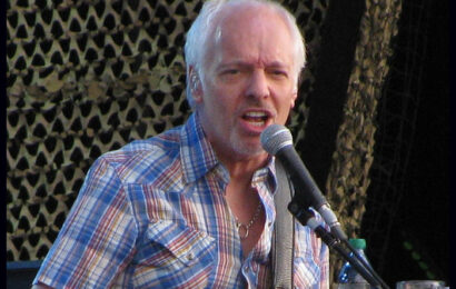 Peter Frampton Announce New Spring 2024 'Never EVER Say Never' Tour Dates